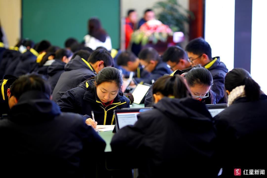 今期特码大林木 生肖头上有红波打一生肖详细解答、解释与落实、全面解答解释落实